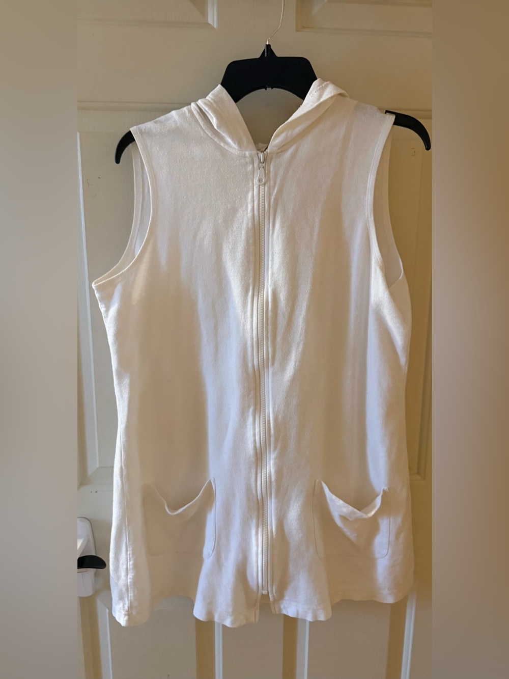 Le Cove White Sleeveless Zip-Up Hooded swimsuit cover-up 💯 percent cotton